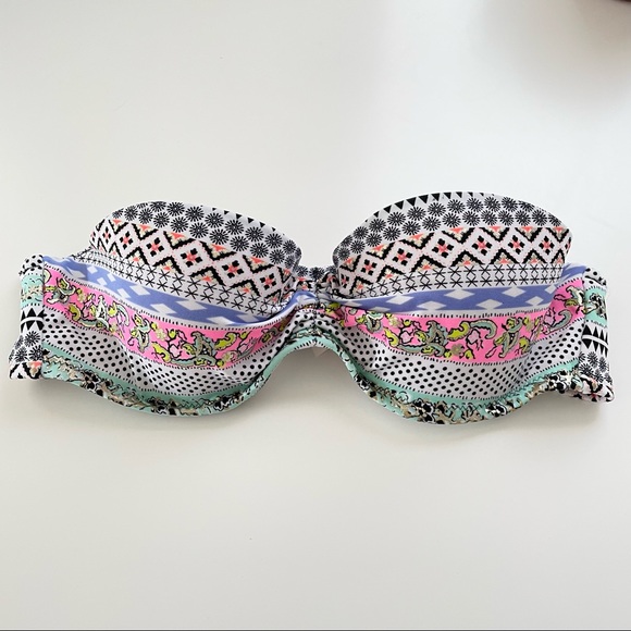 Victoria’s Secret Flirt Bandeau Bikini Top - Picture 2 of 5